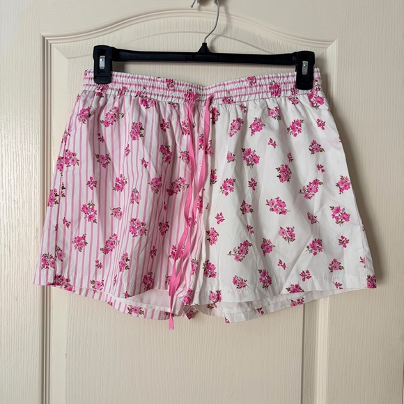 Peach Love California Striped Bouquet Pink Floral Shorts, Large - Picture 3 of 12
